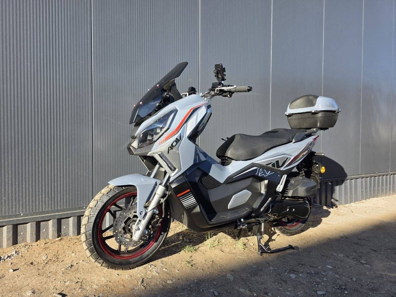 Скутер Smart T12 ADV 200 EFI